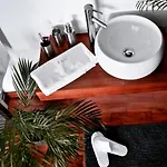 Mlynska 8 Z Prywatnym Basenem Apartment