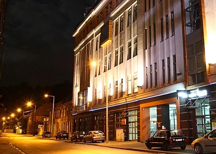 Mlynska 8 Z Prywatnym Basenem 아파트