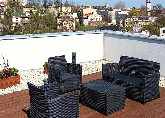 Mlynska 8 Z Prywatnym Basenem 아파트